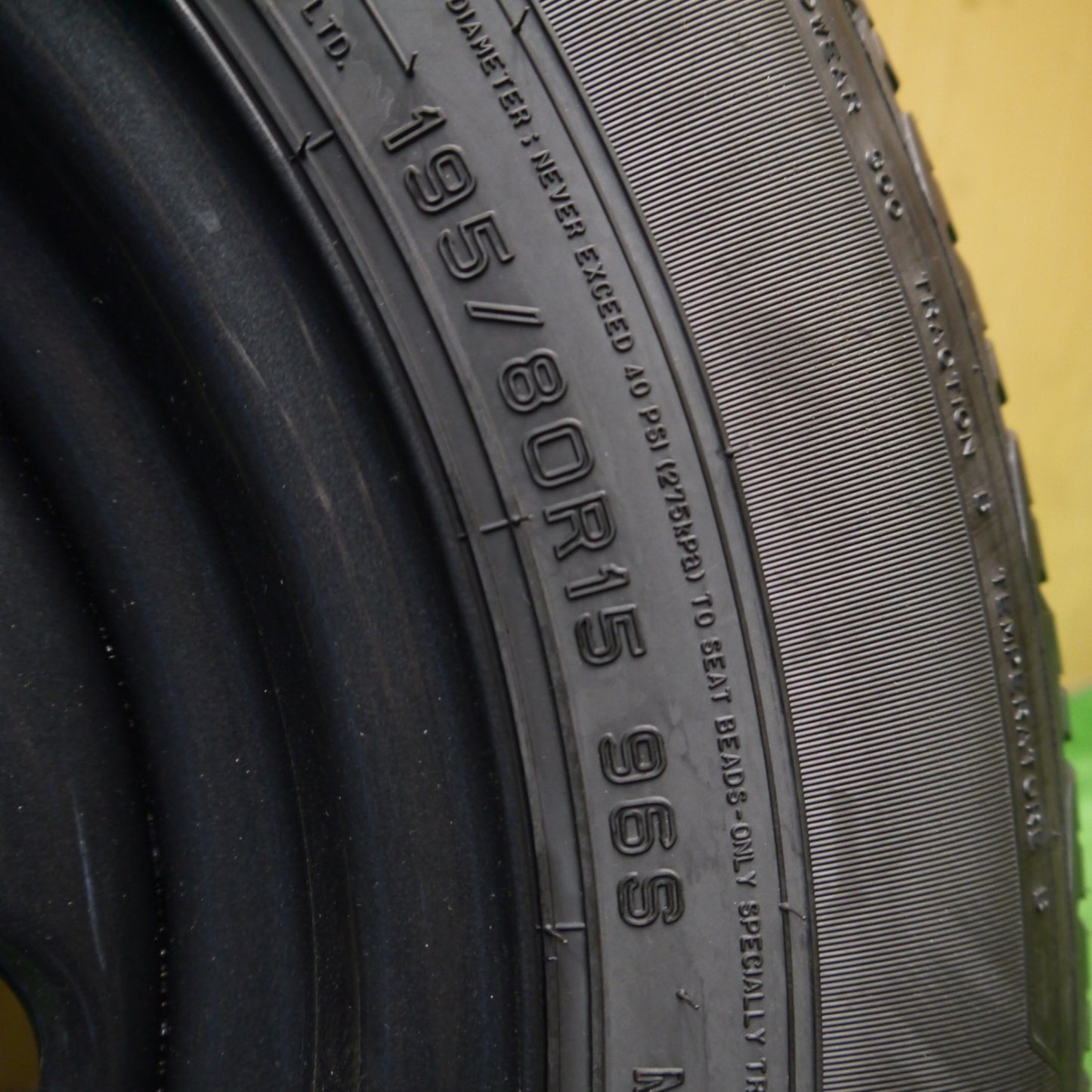 新車外し！24年！1本★スズキ ジムニー シエラ 純正 スチール 195/80R15 ダンロップ AT20 グラントレック スペア 15インチ PCD139.7/5H★5051910Hノ
