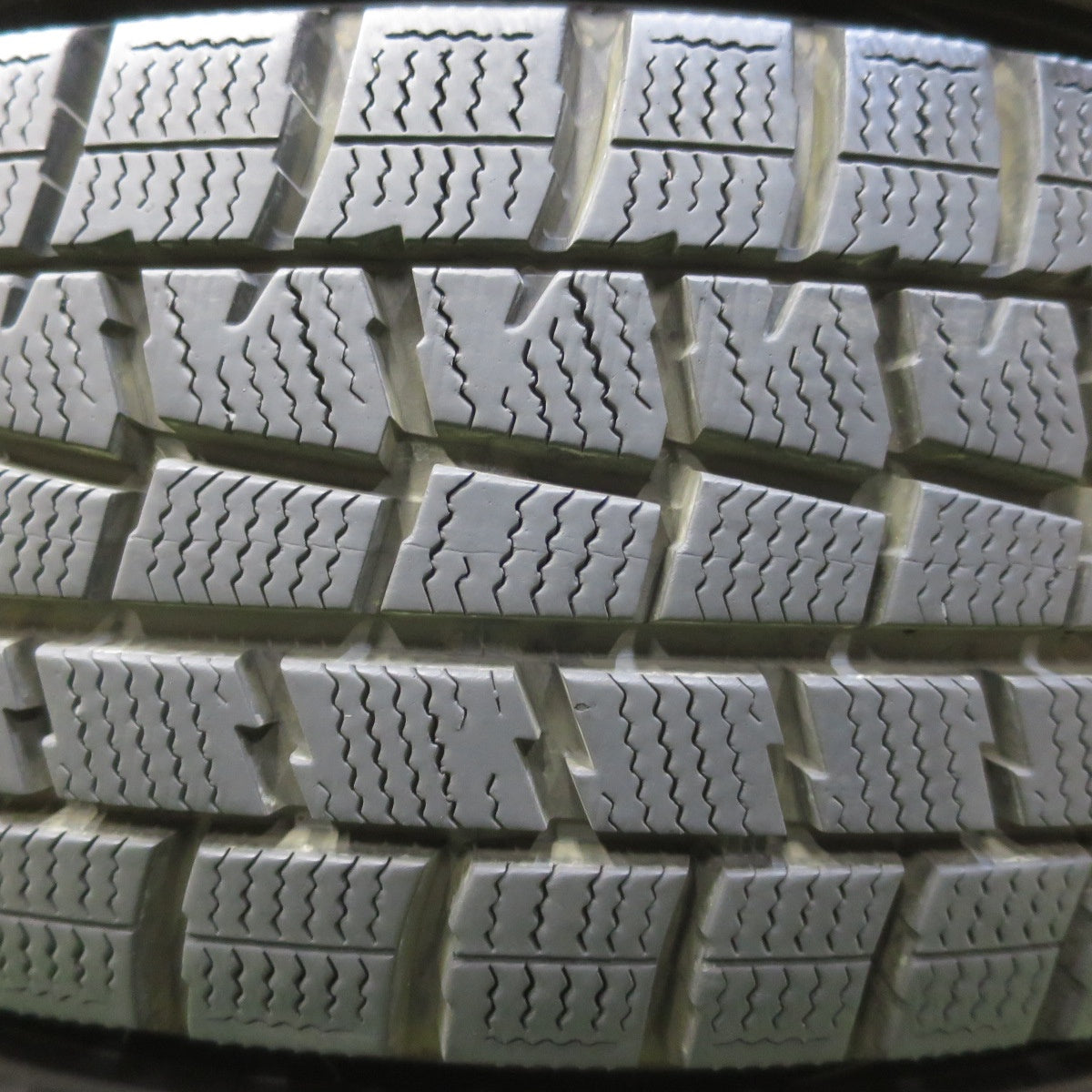 バリ溝！キレイ！9.5分◎スタッドレス 175/65R15 ダンロップ ウインターマックス WM01 SCHNEIDER シュナイダー 15インチ PCD100/4H◎6081203イス