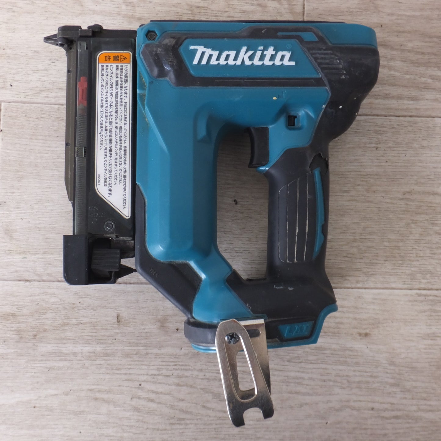 [送料無料] ジャンク★マキタ makita 充電式ピンタッカ PT353D 18V　使用ピンネイル 15 18 25 30 35mm　本体のみ★