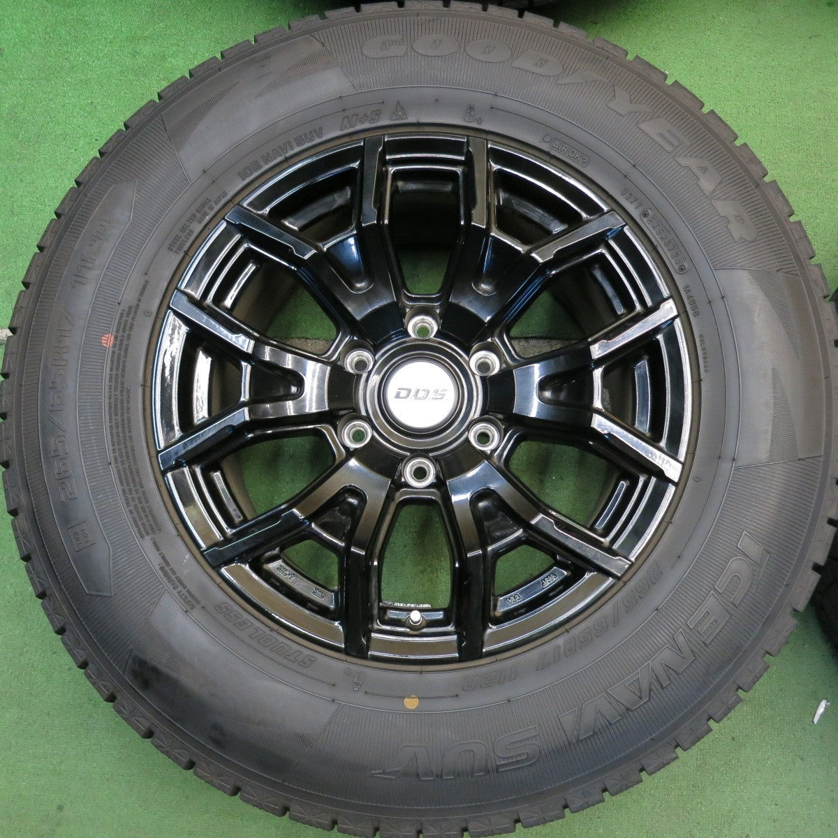 バリ溝！24年！キレイ！9.5分以上◎スタッドレス 265/65R17 グッドイヤー アイスナビ SUV D.O.S. DOS 社外 アルミ 17インチ PCD139.7/6H◎6090611HAス