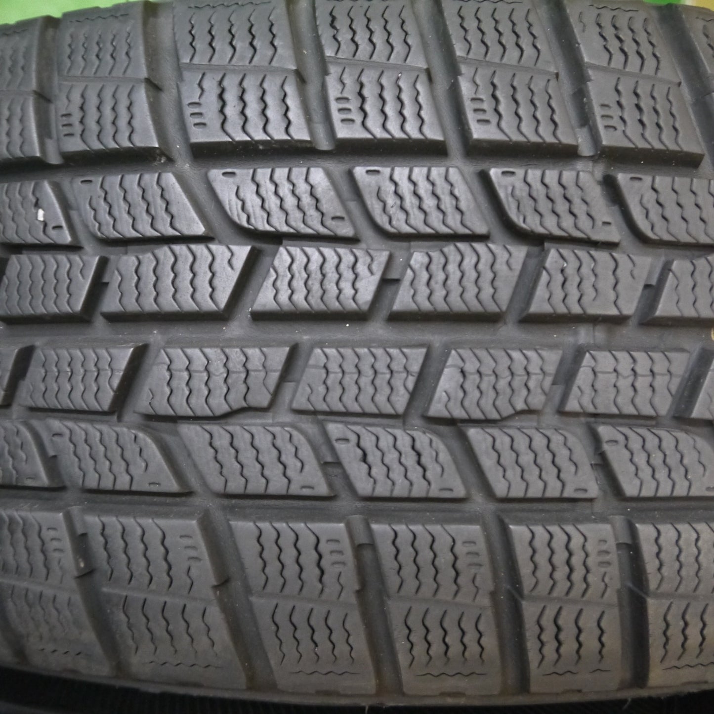 [送料無料] バリ溝！キレイ！9.5分以上★スタッドレス 215/65R16 グッドイヤー アイスナビ7 ravrion LUMIERE ラブリオン 16インチ PCD114.3/5H★5011503Hス