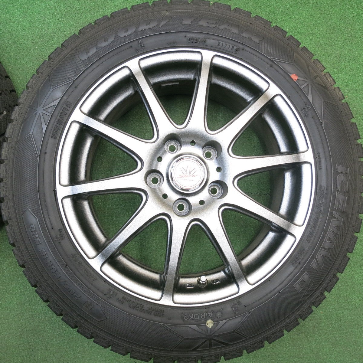 バリ溝！キレイ！9.5分以上★LOXARNY SPORT 205/60R16 スタッドレス グッドイヤー アイスナビ6 ロクサーニ スポーツ 16インチ PCD114.3/5H★6012504HAス