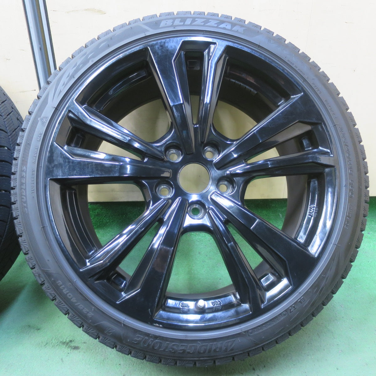バリ溝！22年！9.5分◎BMW 等 smartline 365 225/40R18 スタッドレス ブリヂストン ブリザック VRX3 スマートライン 18インチ PCD112/5H◎6072608イス