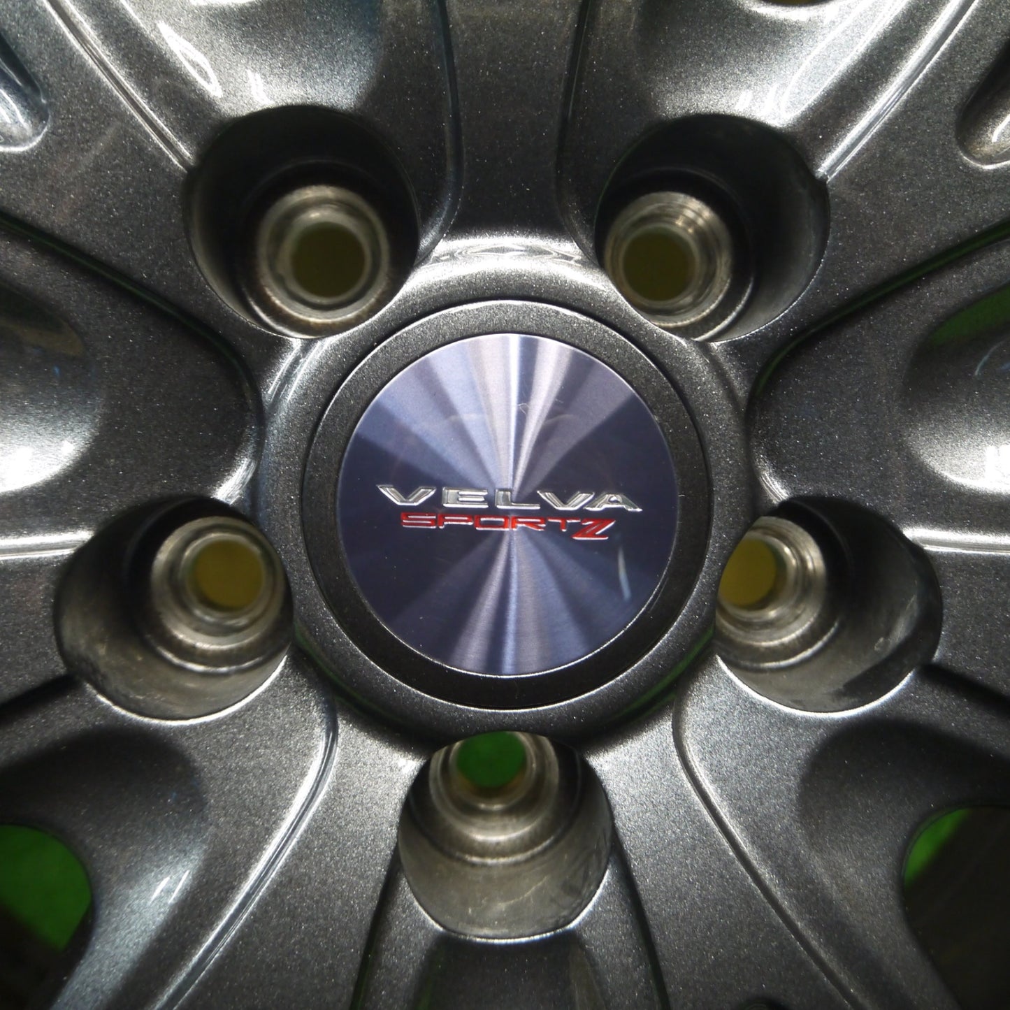 [送料無料] バリ溝！21年！キレイ！9.5分以上★シエンタ 等 185/60R15 スタッドレス グッドイヤー アイスナビ7 VELVA SPORTZ ヴェルヴァ 15インチ PCD100/5H★4120304Hス