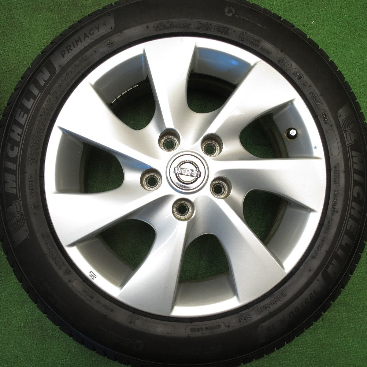 [送料無料] バリ溝！24年！9分★日産 C26 セレナ 純正 195/60R16 ミシュラン プライマシー4 16インチ PCD114.3/5H★5030705Hノ
