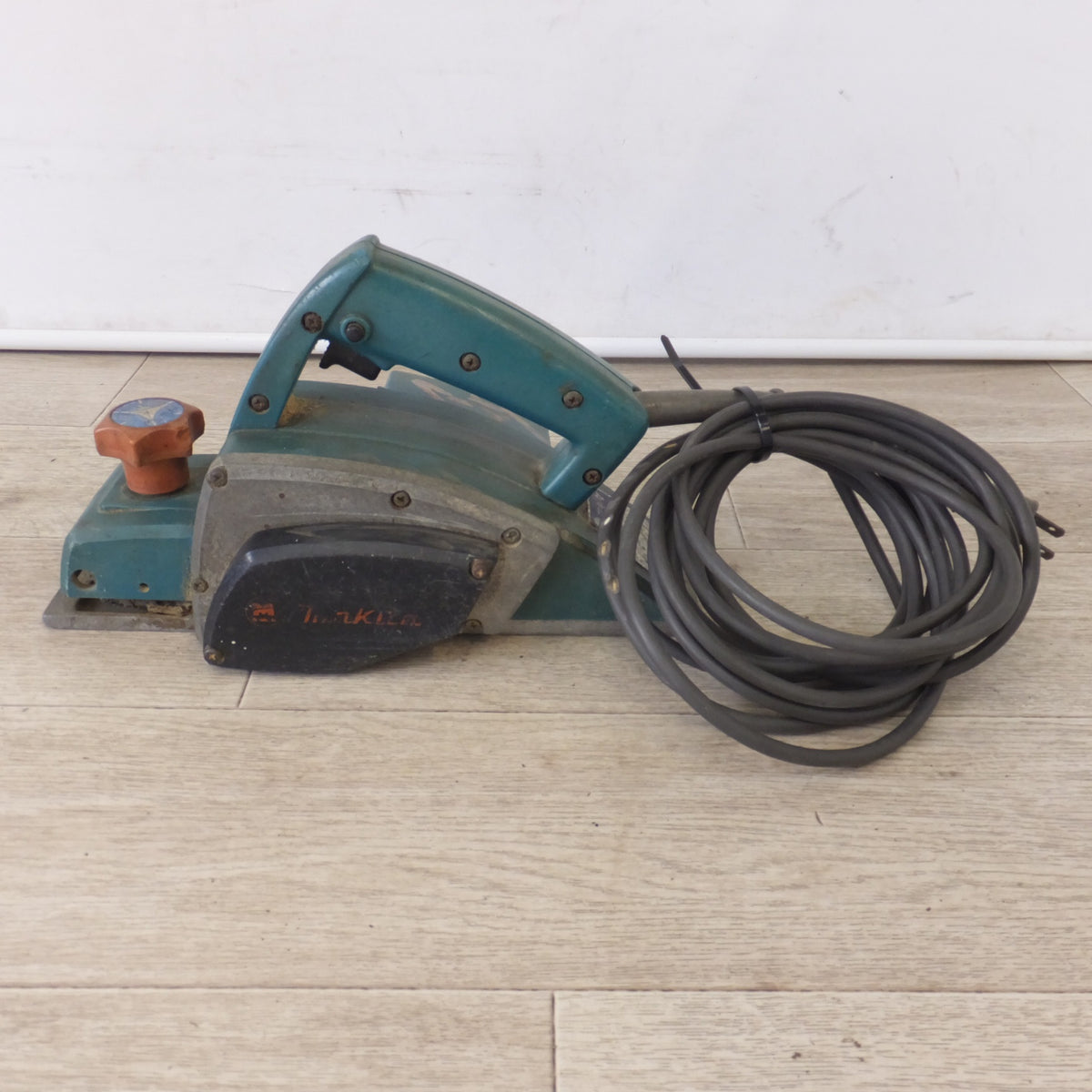 ★マキタ makita 電気カンナ 1900B　100V～ 6A 50-60Hz 580W 15000/min.★