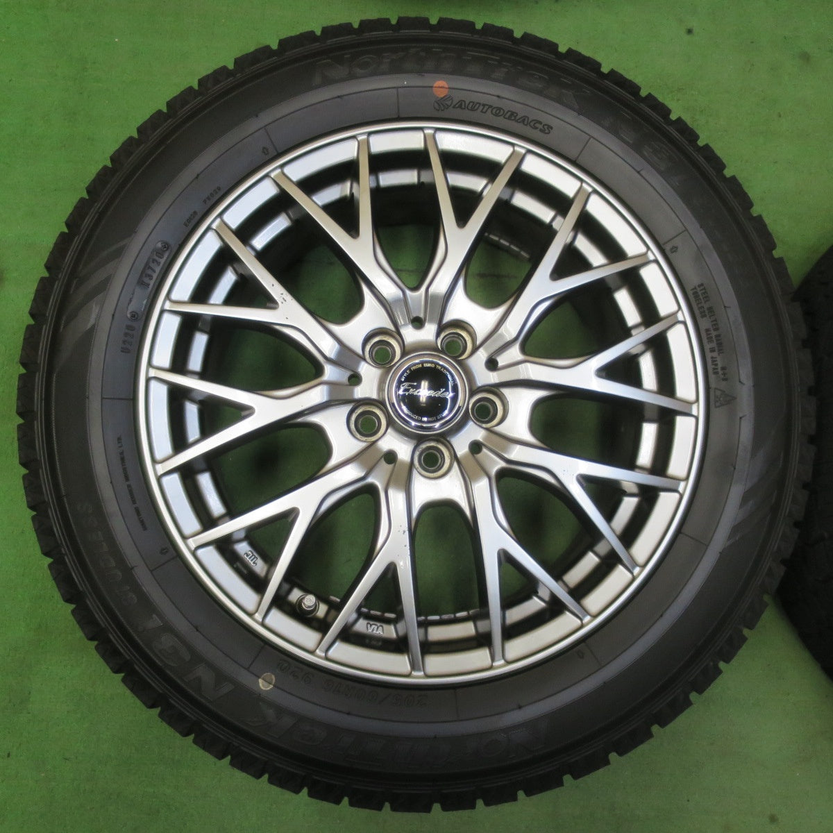 バリ溝！9.5分以上★インプレッサ 等 205/60R16 スタッドレス オートバックス ノーストレック N3i Exceeder エクシーダー 16インチ PCD100/5H★5061101イス