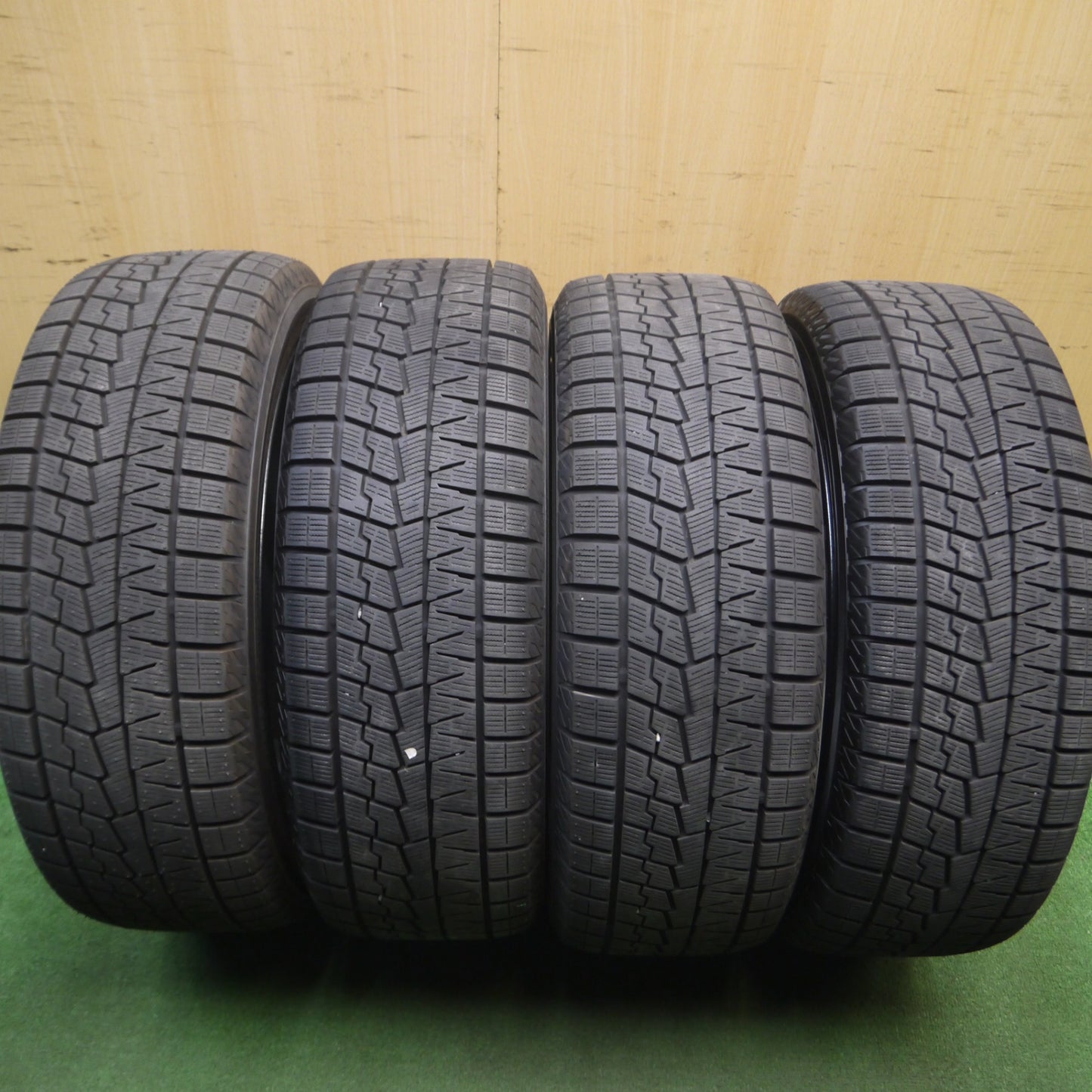 [送料無料] 超バリ溝！23年！キレイ！ほぼ10分★スタッドレス 215/45R18 ヨコハマ アイスガード iG70 Exceeder エクシーダー 18インチ PCD114.3/5H★5022604Hス