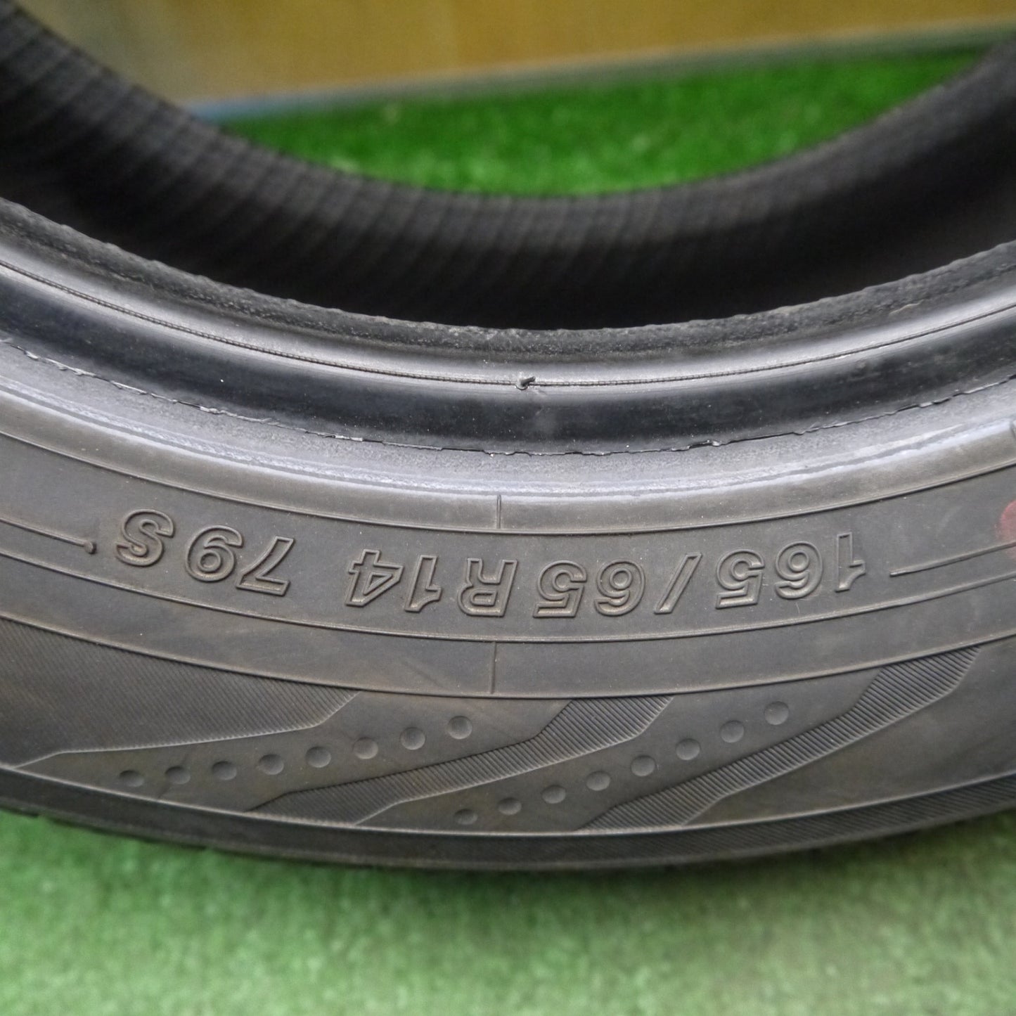 バリ溝！23年！8.5分！2本★165/65R14 ヨコハマ BluEarth-RV RV03 CK ブルーアース 14インチ タイヤ タンク ルーミー ハスラー ソリオ デリカ D:2 等★6031702Hノタ