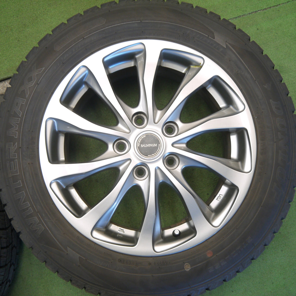 バリ溝！23年！キレイ！9.5分◎スタッドレス 205/60R16 ダンロップ ウインターマックス WM02 BALMINUM TR10 バルミナ 16インチ PCD114.3/5H◎6090206Hス