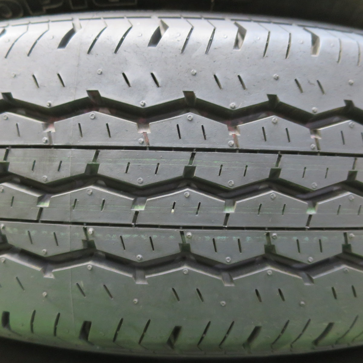[送料無料] 新車外し！22年★トヨタ 200系 ハイエース 純正 スチール 195/80R15 107/105N ブリヂストン エコピア RD613 15インチ PCD139.7/6H★5032904イノ