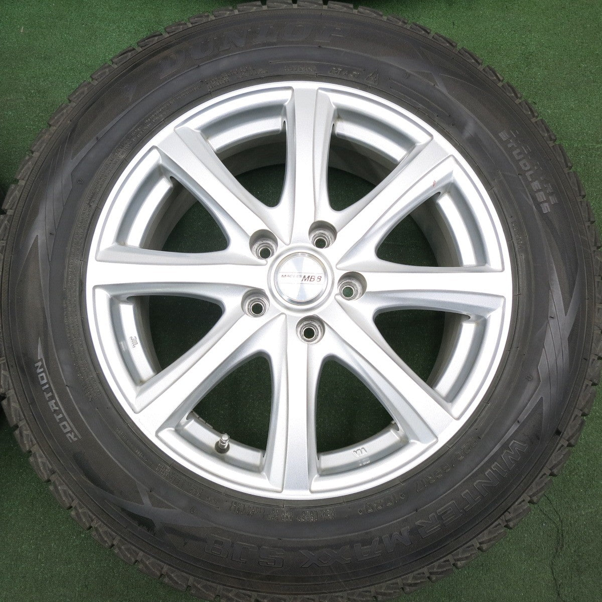 *送料無料* バリ溝！キレイ！9.5分★スタッドレス 225/65R17 ダンロップ ウインターマックス SJ8 MACBES MB8 マクベス 17インチ PCD114.3/5H★4051902HAス