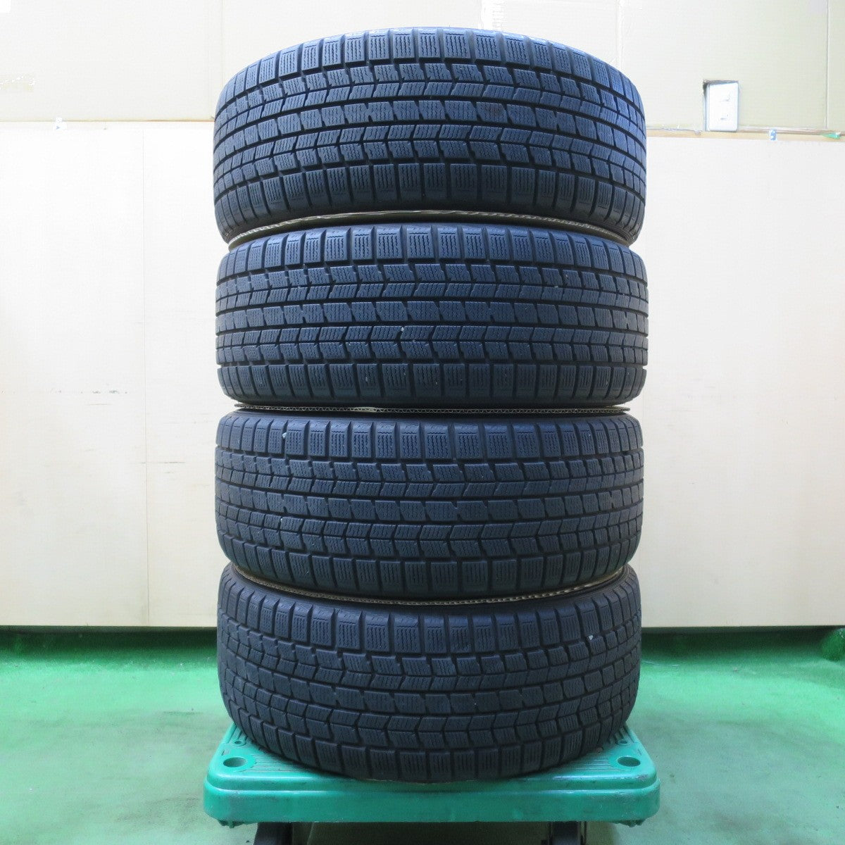 バリ溝！8.5分★ボルボ 等 VST RS 225/45R18 スタッドレス ダンロップ DSX-2 18インチ PCD108/5H★5040906イス
