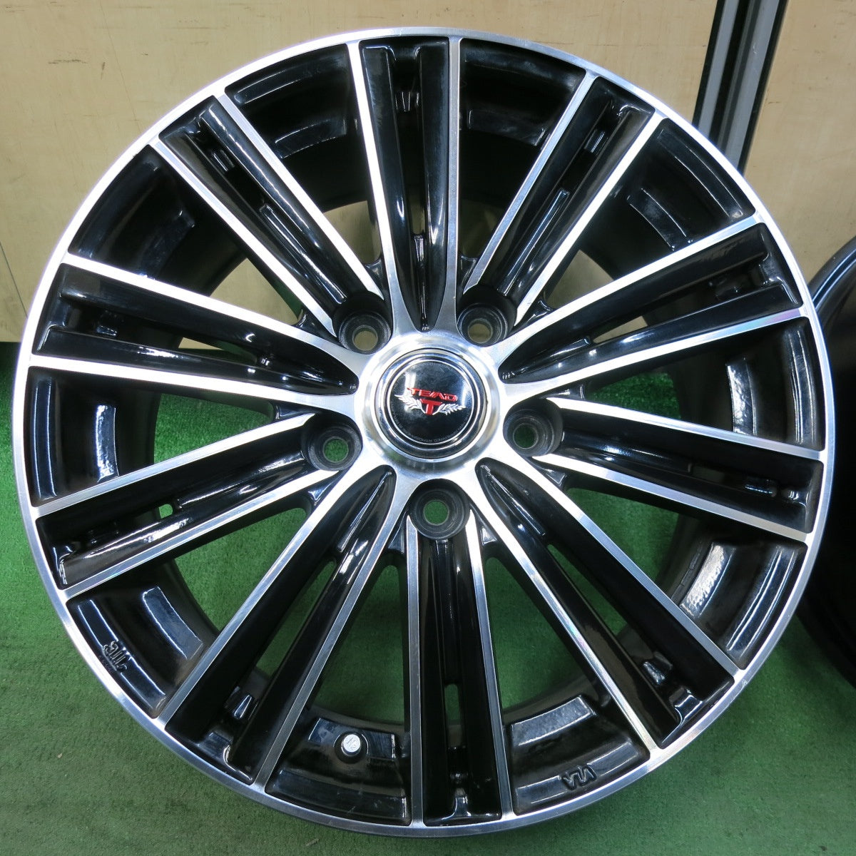 [送料無料] キレイ★TEAD weds テッド ウェッズ 16インチ ホイール 16×6.5J PCD114.3/5H★5022606SYホ