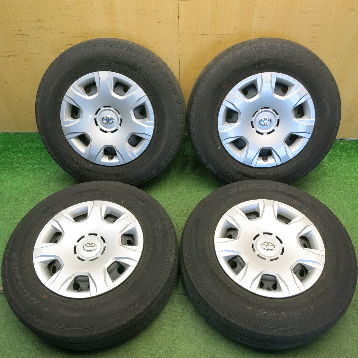 キレイ！23年★トヨタ 200系 ハイエース 純正 スチール 195/80R15 107/105N ダンロップ SP175N 15インチ PCD139.7/6H★6053004HAノ