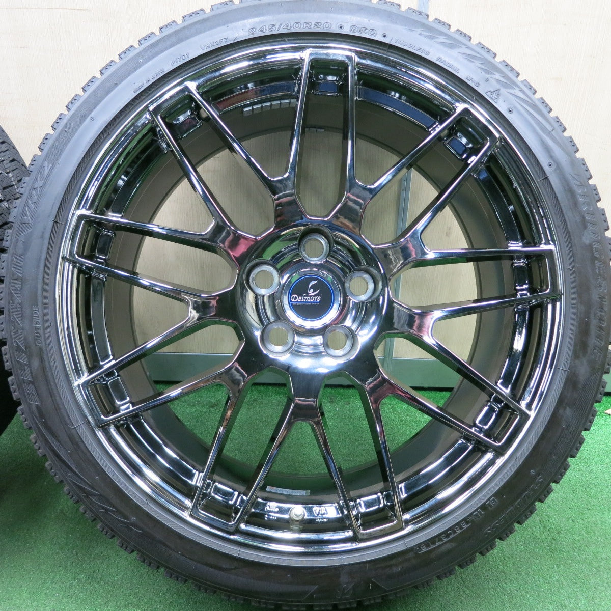 *送料無料* バリ溝！9分★レクサス等 Delmore 245/40R20 スタッドレス ブリヂストン ブリザック VRX2 デルモア PCD120/5H★4042804HAス