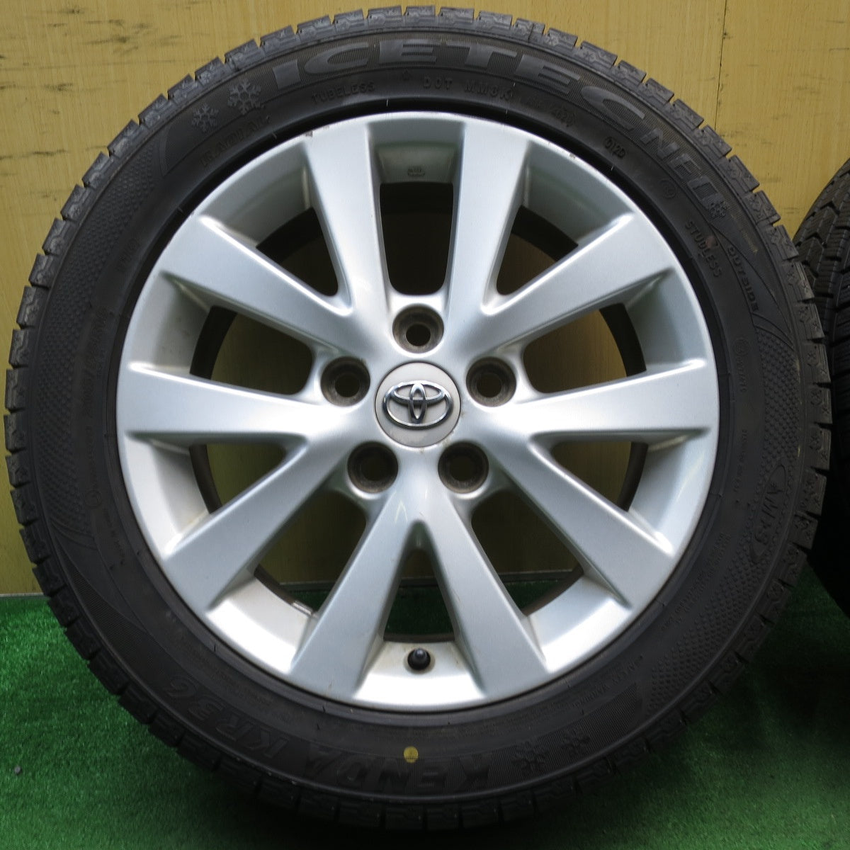 バリ溝！9.5分★トヨタ アイシス 純正 205/55R16 スタッドレス ケンダ KR36 アイステック ネオ 16インチ PCD114.3/5H★5060201NJス