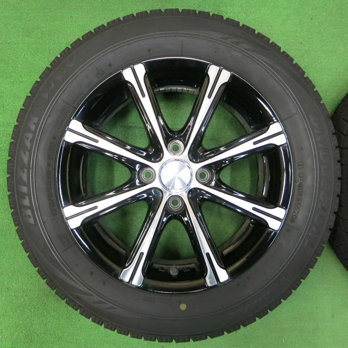 *送料無料* バリ溝！20年！キレイ！8.5分★スタッドレス 175/65R15 ブリヂストン ブリザック VRX BALMINUM バルミナ 15インチ PCD100/4H★4053105イス
