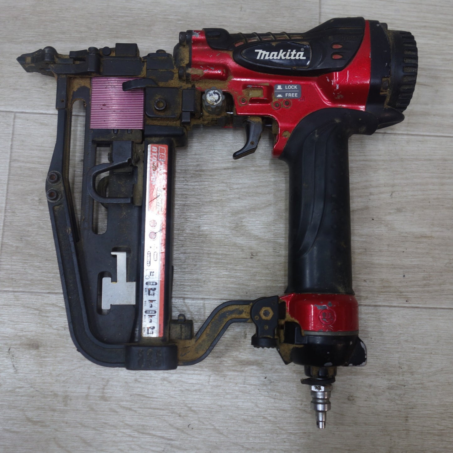[送料無料] ◆マキタ 高圧 フロア タッカ AT450HA 4MA線 エアー ツール 工具 釘打機 釘打ち機 makita◆
