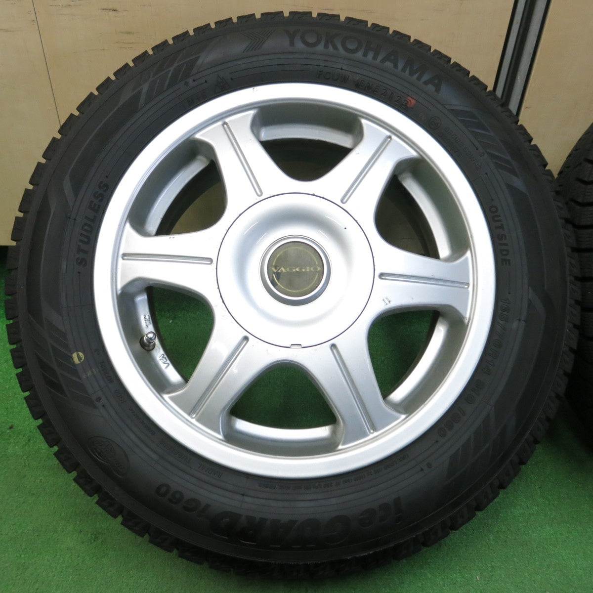 *送料無料* 2023年 4本価格★スタッドレス 165/70R14 ヨコハマ アイスガード iG60 VAGGIO 14インチ PCD100 114.3/4H マルチ★4042707イス
