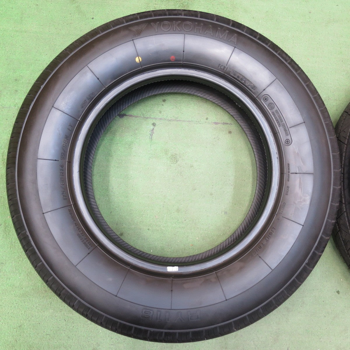 ほぼ未使用！25年★トラック タイヤ 175/80R14 99/98N ヨコハマ RY118 14インチ★5102002イノタ
