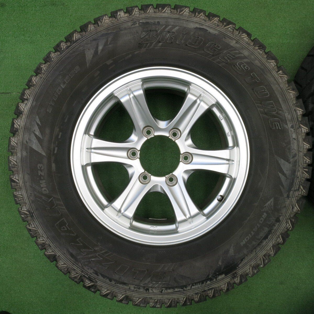 バリ溝！キレイ！9.5分★KEELER 265/70R16 スタッドレス ブリヂストン ブリザック DM-Z3 キーラー 16インチ PCD139.7/6H★5010702NJス