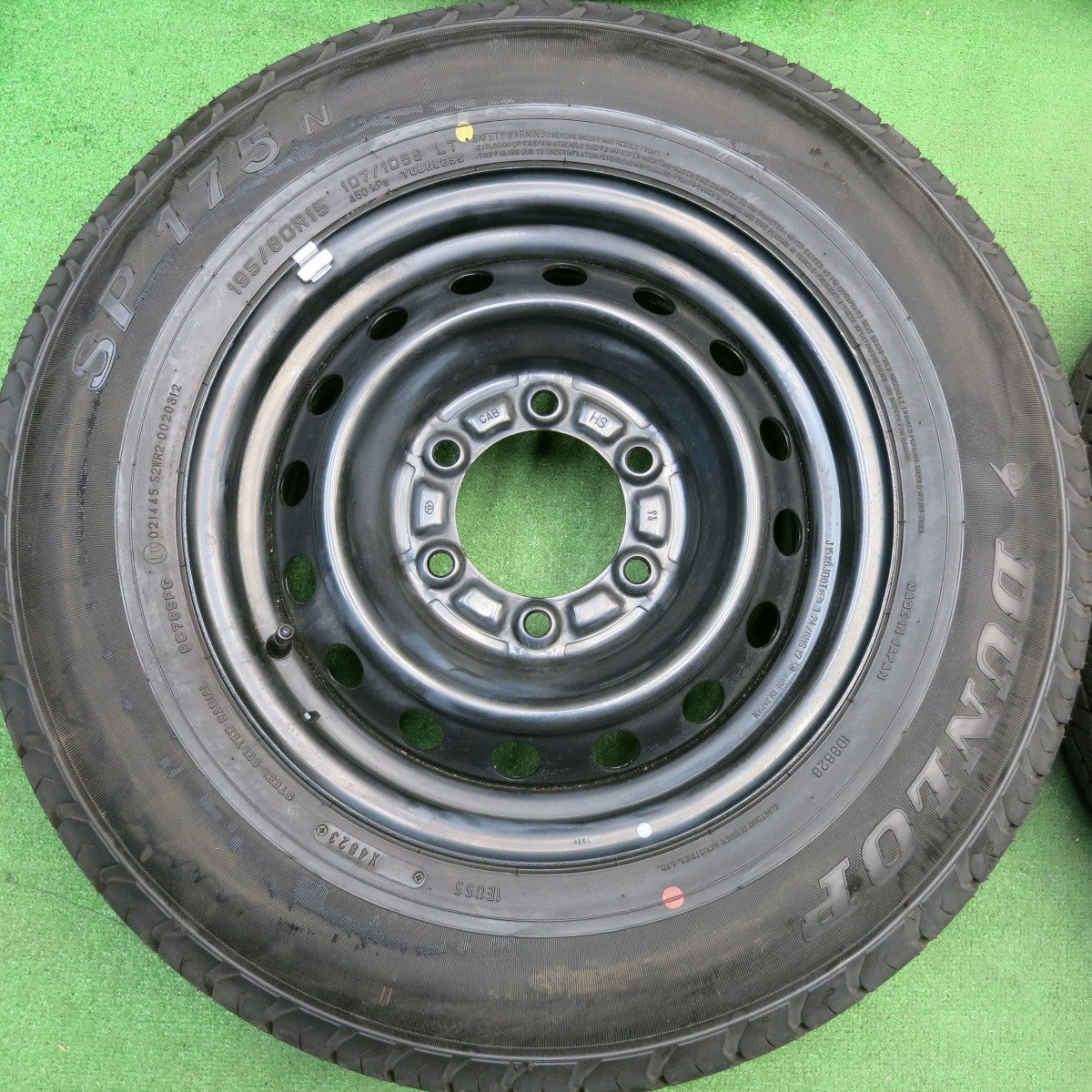 新車外し！23年★トヨタ ハイエース 純正 スチール 195/80R15 107/105N ダンロップ SP175N 15インチ PCD139.7/6H★5050302HAノ