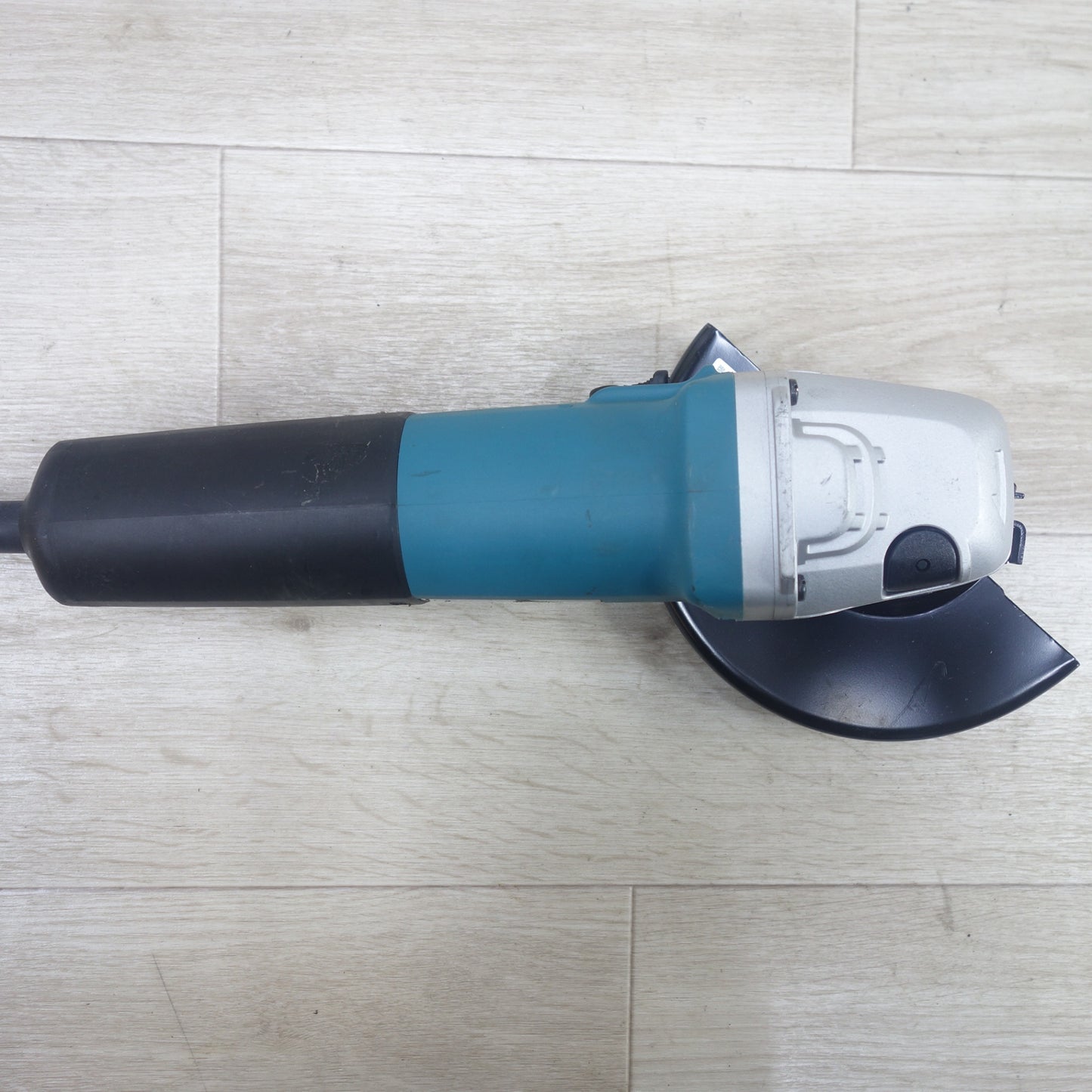 [送料無料] キレイ◆マキタ 150mm 電子 ディスクグラインダ 9566CV 電動 工具 研削 研摩 研磨 機 コード式 100V makita◆