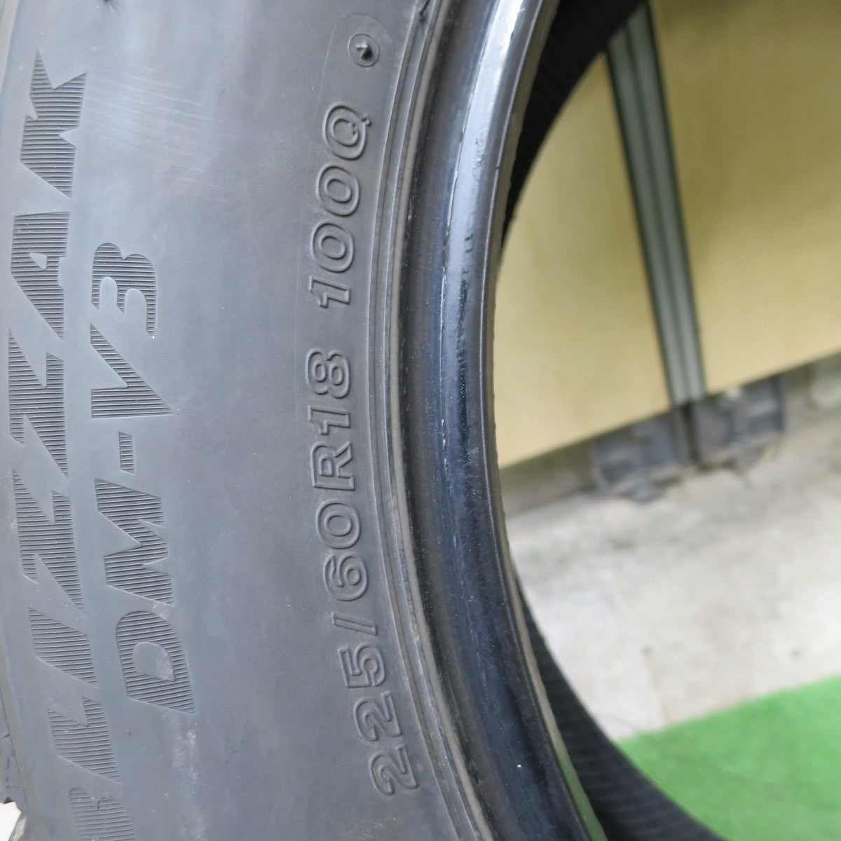 1本価格！23年★スタッドレス 225/60R18 ブリヂストン ブリザック DM-V3 タイヤ 18インチ レクサス NX ハリアー RAV4 等★6020901ナスタ