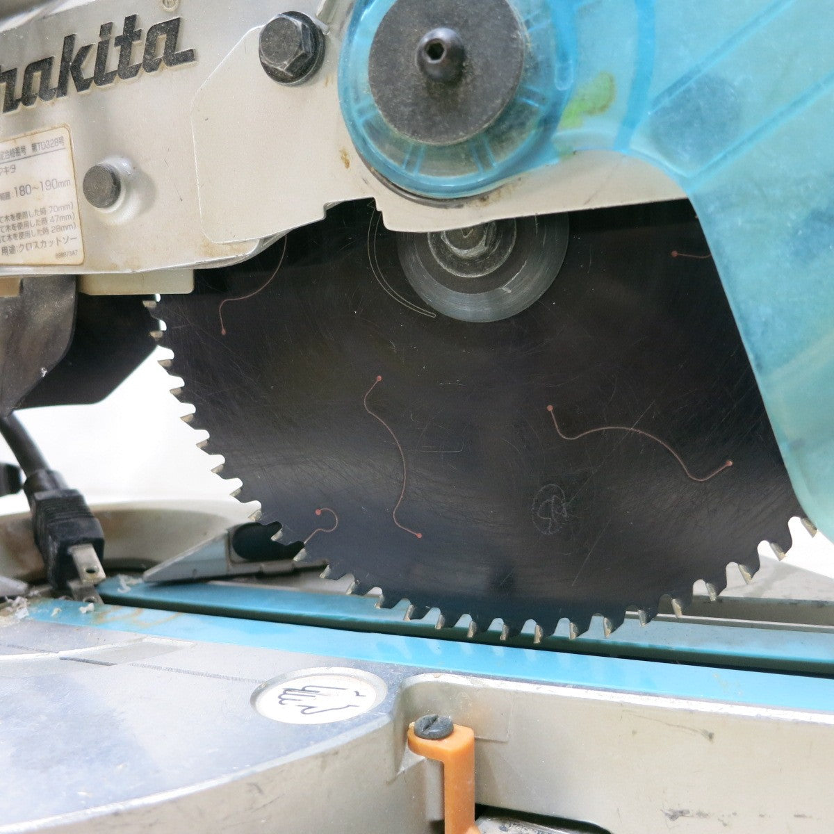 [送料無料] ◆マキタ 190mm スライド マルノコ 100V LS0717FL 丸のこ 丸ノコ 丸鋸 切断機 卓上 電動 工具◆