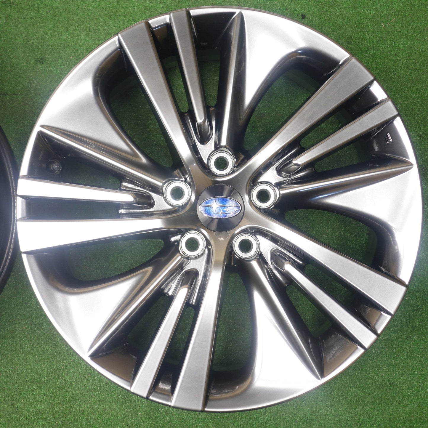 キレイ★スバル レヴォーグ レイバック 純正 ホイール 18インチ 18×7J PCD114.3/5H★6020102KTホ