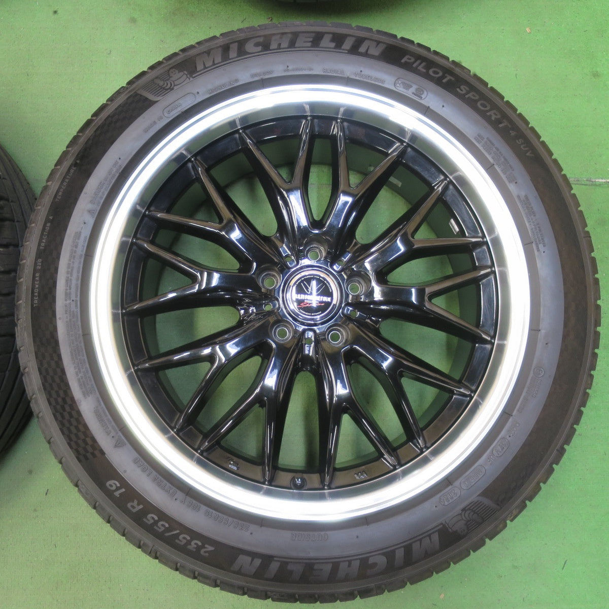 バリ溝！24年！キレイ！9.5分★LOXARNY MULTI FORCHETTA2 SP Spector 235/55R19 ミシュラン パイロット スポーツ4 SUV ロクサーニ マルチフォルケッタ SPスペクター PCD114.3/5H★5061501イノ