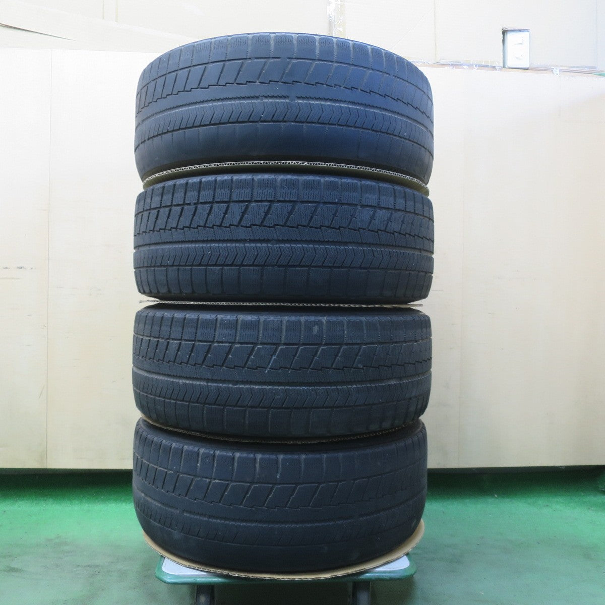 4本価格★アウディ A4 純正 225/40R18 スタッドレス ブリヂストン ブリザック VRX 18インチ PCD112/5H★6043014イス