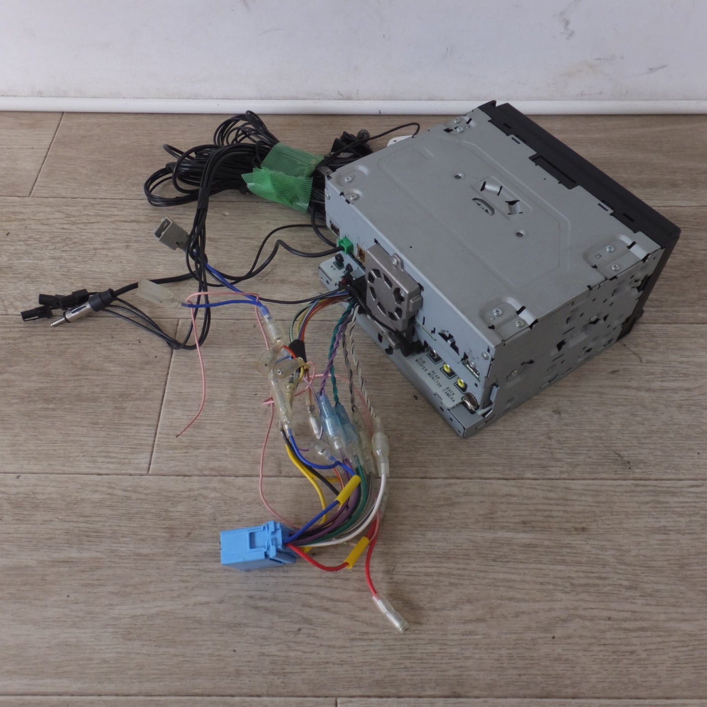[送料無料] ★カロッツェリア carrozzeria AV一体型メモリーナビゲーション 楽ナビ AVIC-RZ901-R(12)★
