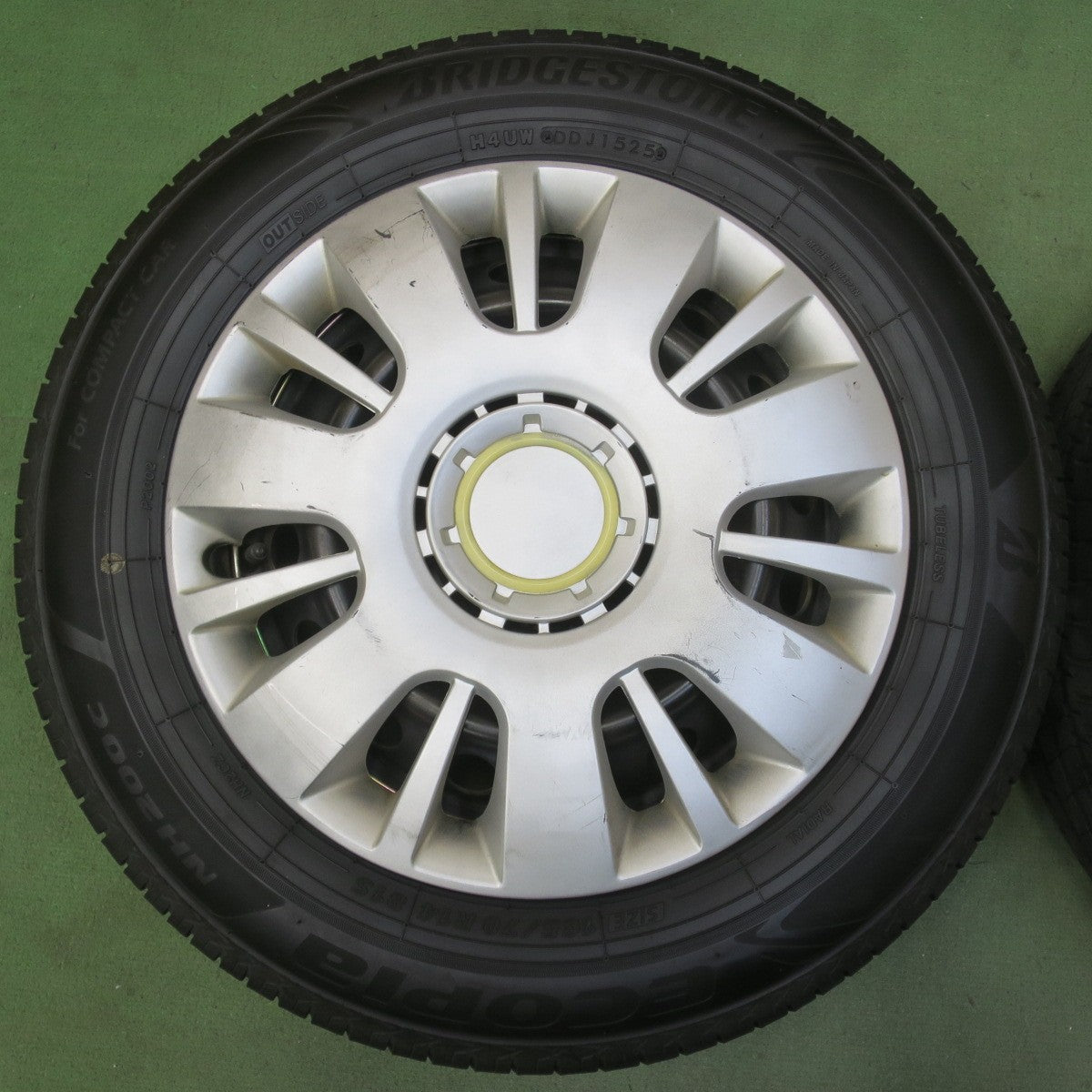 4本価格！25年◎165/70R14 ブリヂストン エコピア NH200C スチール ホイール ホイール キャップ 付き 14インチ PCD100/4H◎6081902イノ