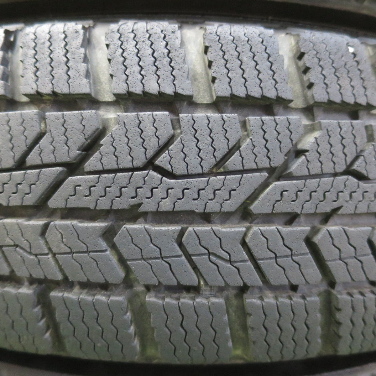 バリ溝！23年！9.5分★スタッドレス 145/80R13 トーヨー オブザーブ GIZ2 WAREN ヴァーレン 13インチ PCD100/4H★6042708イス