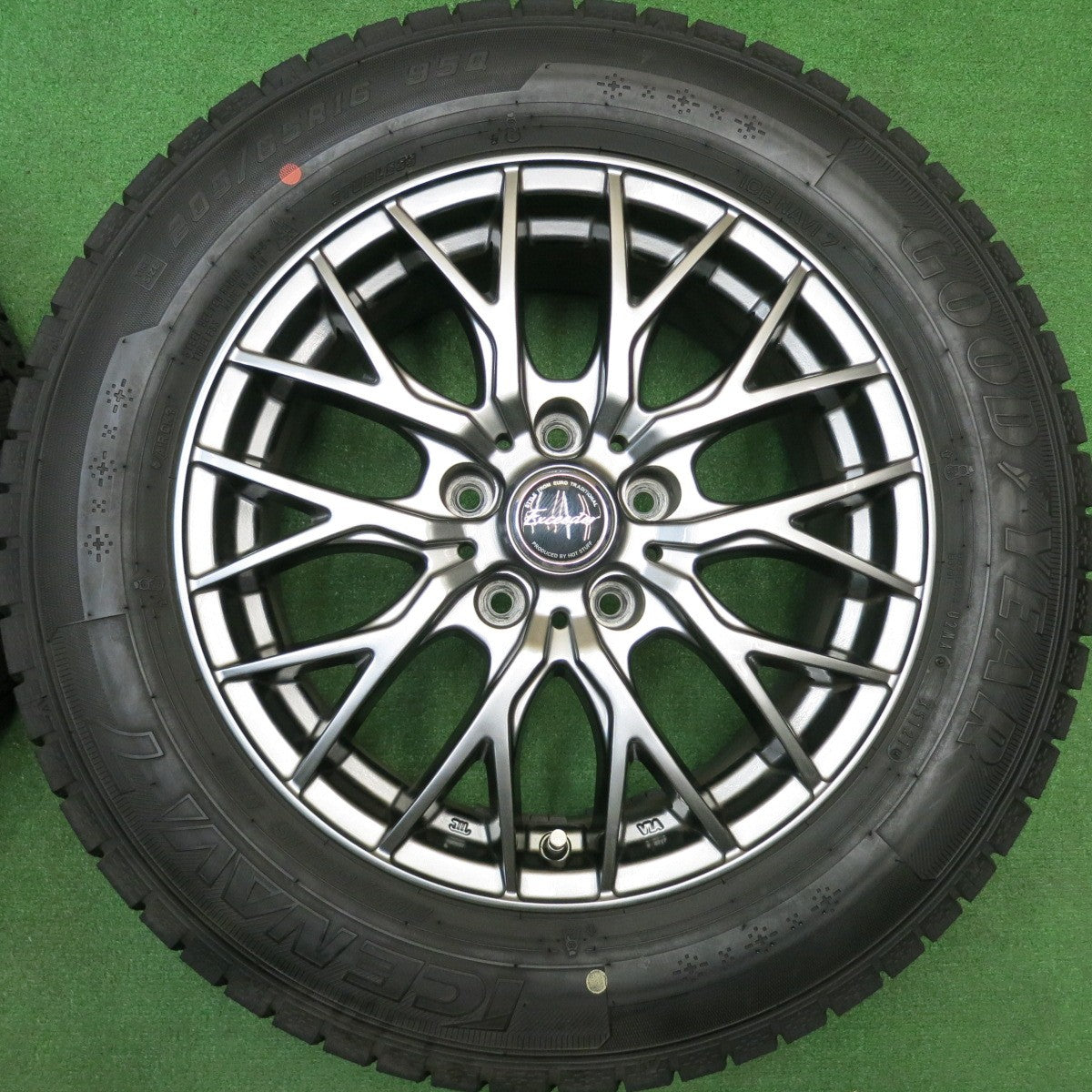 バリ溝！9.5分以上★スタッドレス 205/65R16 グッドイヤー アイスナビ7 Exceeder エクシーダー 16インチ PCD114.3/5H★5122803HAス