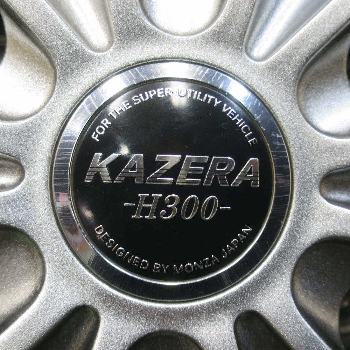 バリ溝！キレイ！9.5分★スタッドレス 195/80R15 107/105L ヨコハマ アイスガード iG91 KAZERA H300 MONZA カゼラ 15インチ PCD139.7/6H★6021011イス