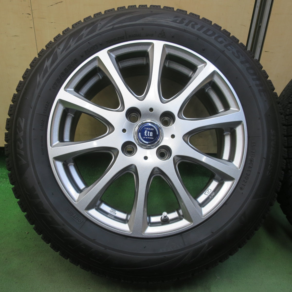 バリ溝！キレイ！8.5分◎スタッドレス 175/65R15 ブリヂストン ブリザック VRX2 TIRADO Eta LA STRADA ティラード ラストラーダ 15インチ PCD100/4H◎6100810イス