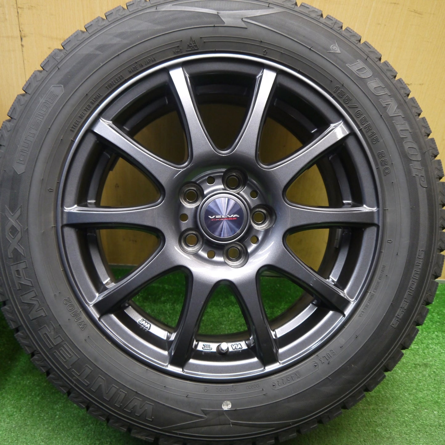 バリ溝！22年！キレイ！8.5分★シエンタ 等 185/65R15 スタッドレス ダンロップ ウインターマックス WM02 VELVA CHARGE ヴェルヴァ 15インチ PCD100/5H★6011606Hス