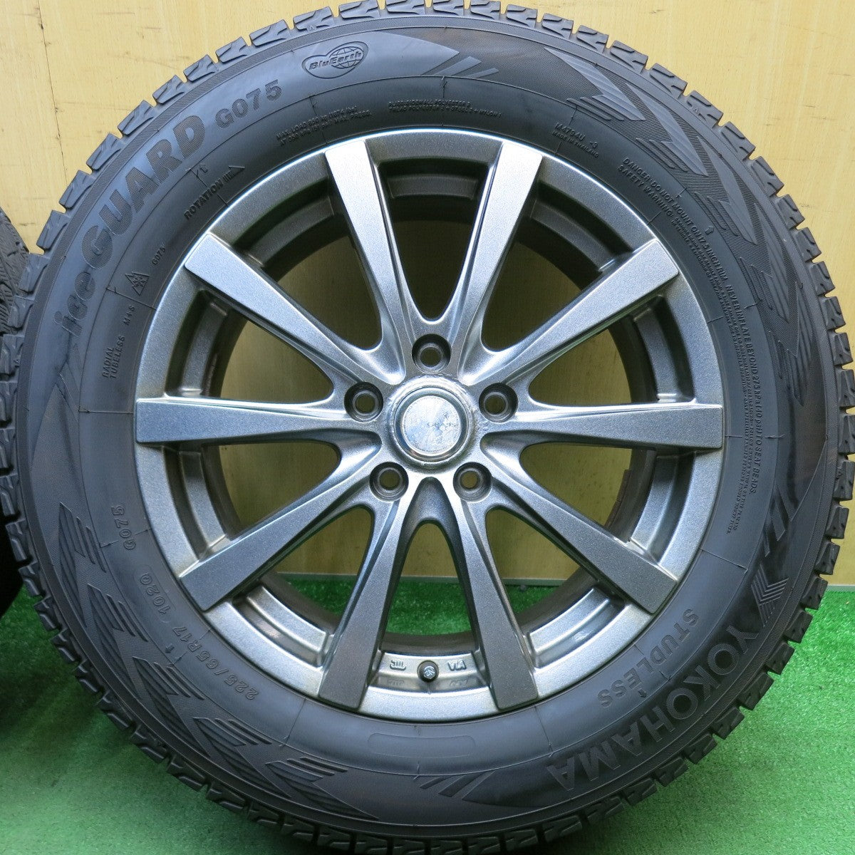 バリ溝！22年！9分◎スタッドレス 225/65R17 ヨコハマ アイスガード G075 GRASS グラス 17インチ PCD114.3/5H◎6073006HAス