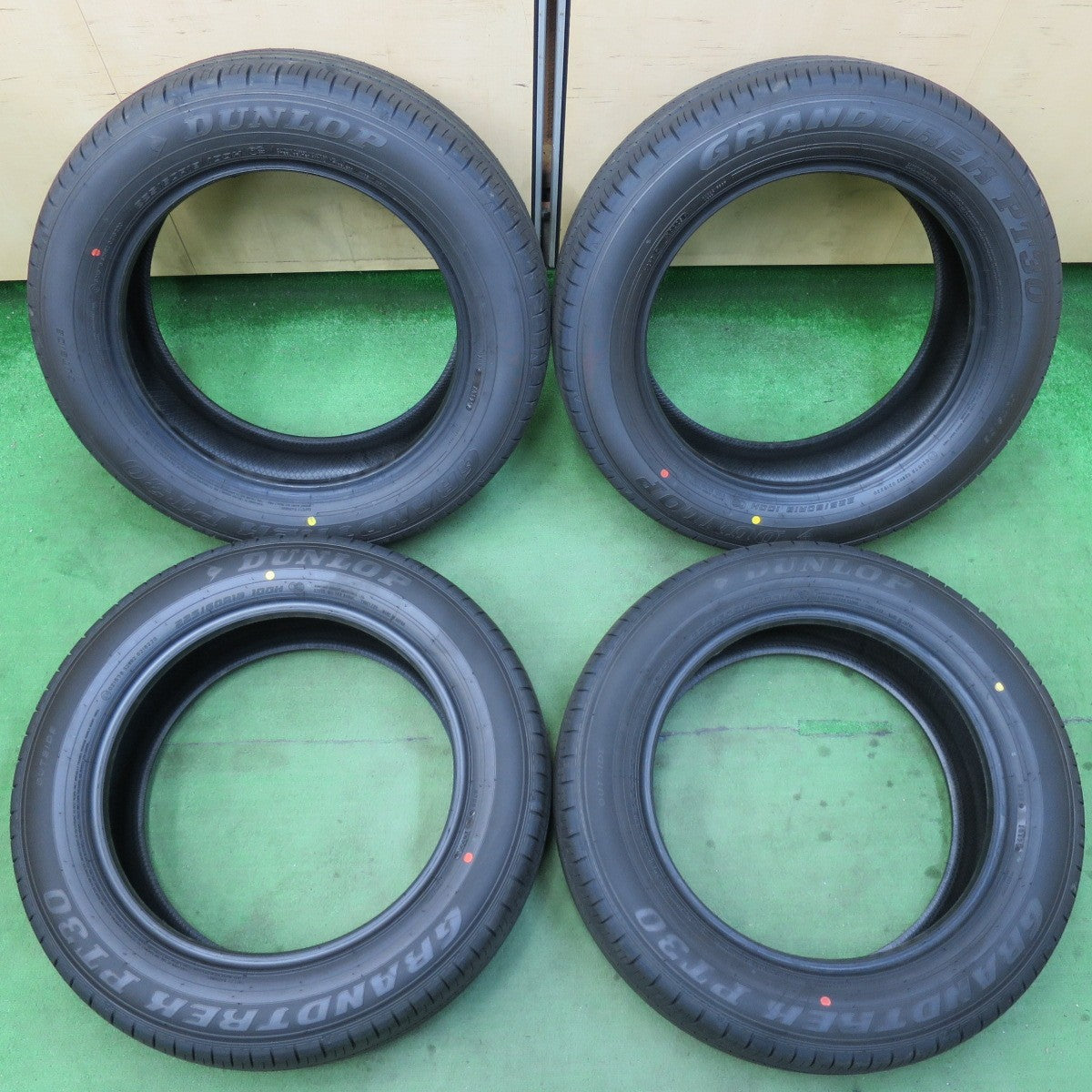 [送料無料] 新車外し！25年★225/60R18 ダンロップ グラントレック PT30 タイヤ 18インチ ハリアー RAV4 エクストレイル等★5030616イノタ