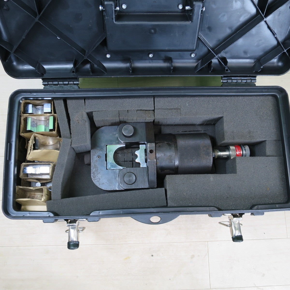 ☆泉精器 イズミ 油圧式 分離式 圧着 工具 型式 不明 ヘッド 8-14 22 38 60-70 80 100 150-180 200 325 等 道具 IZUMI 現状品☆