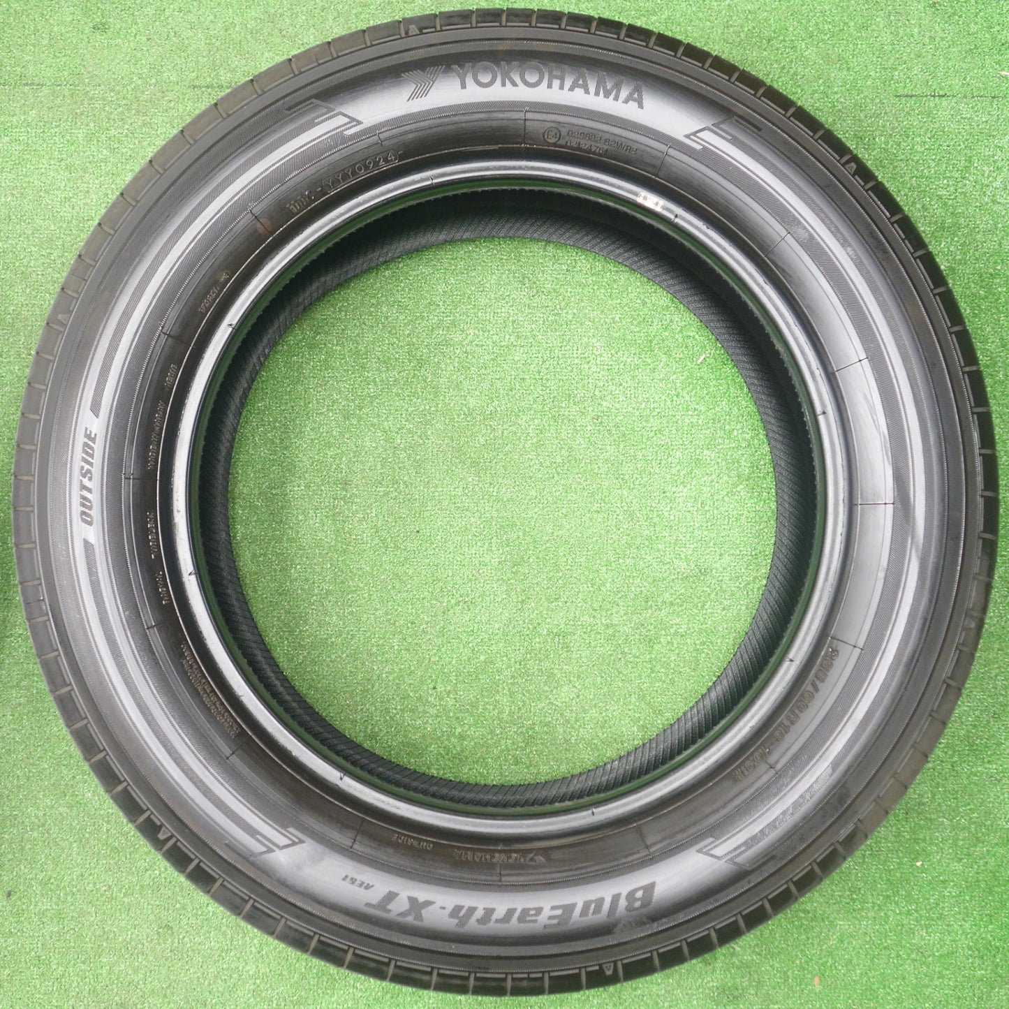 バリ溝！24年！9分★235/60R18 ヨコハマ BluEarth-XT AE61 ブルーアース 18インチ タイヤ レクサス NX ボルボ XC60 等★6013105KTノタ