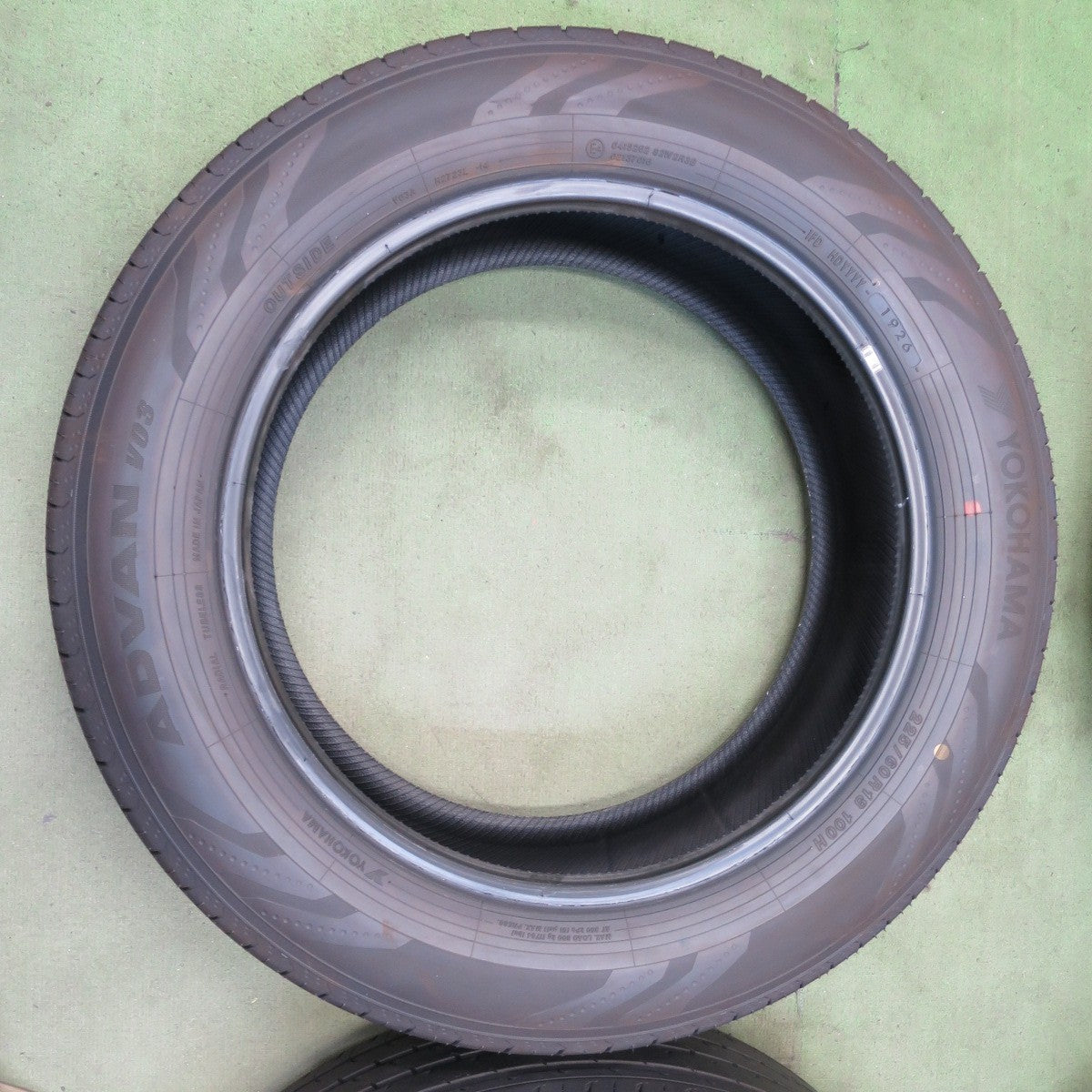 新車外し！26年◎225/60R18 ヨコハマ アドバン V03 タイヤ 18インチ 40系 アルファード ヴェルファイア RAV4 ハリアー 等◎6080704NGノタ