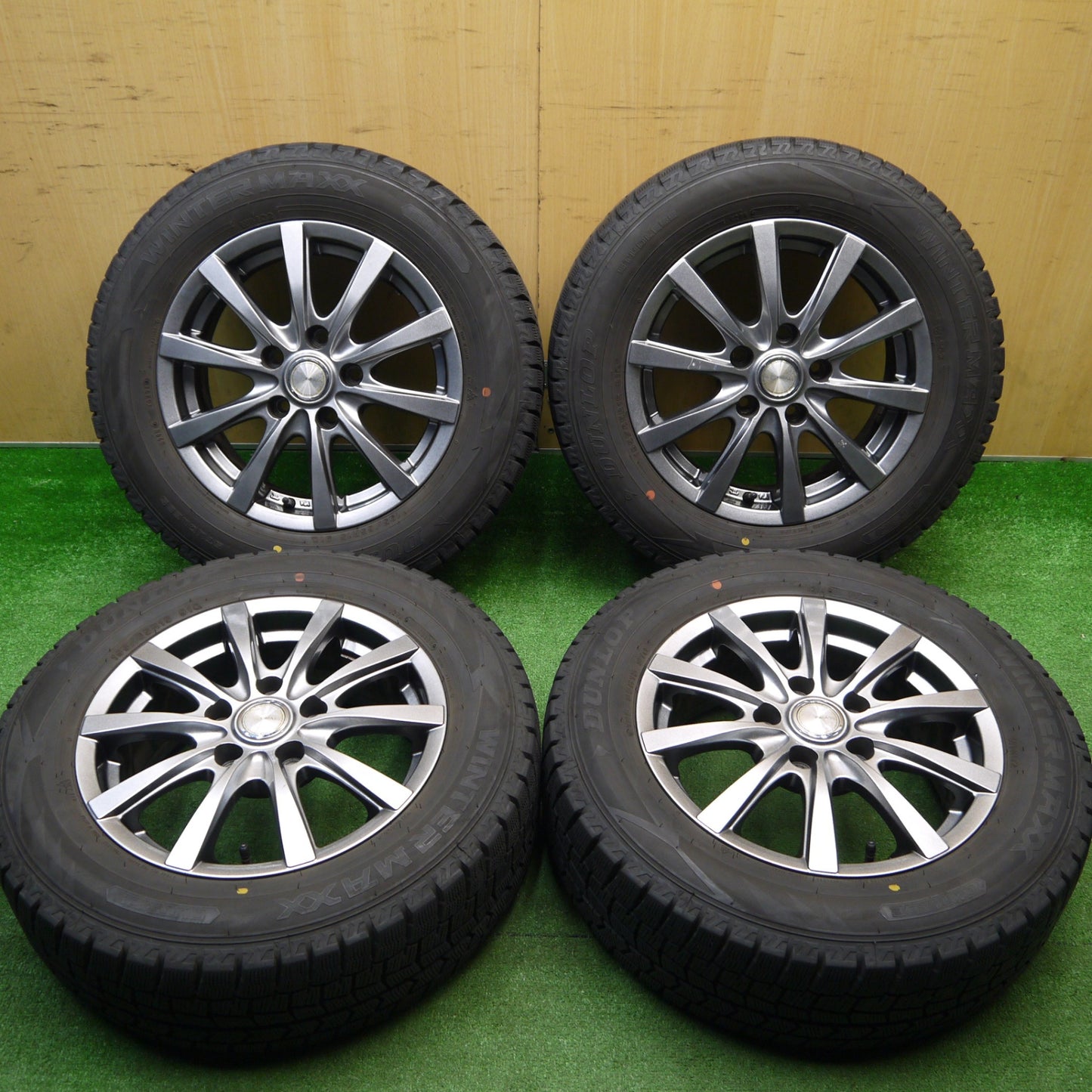 バリ溝！21年！キレイ！9分★スタッドレス 195/65R15 ダンロップ ウインターマックス WM02 GRASS グラス 15インチ PCD114.3/5H★5112802Hス