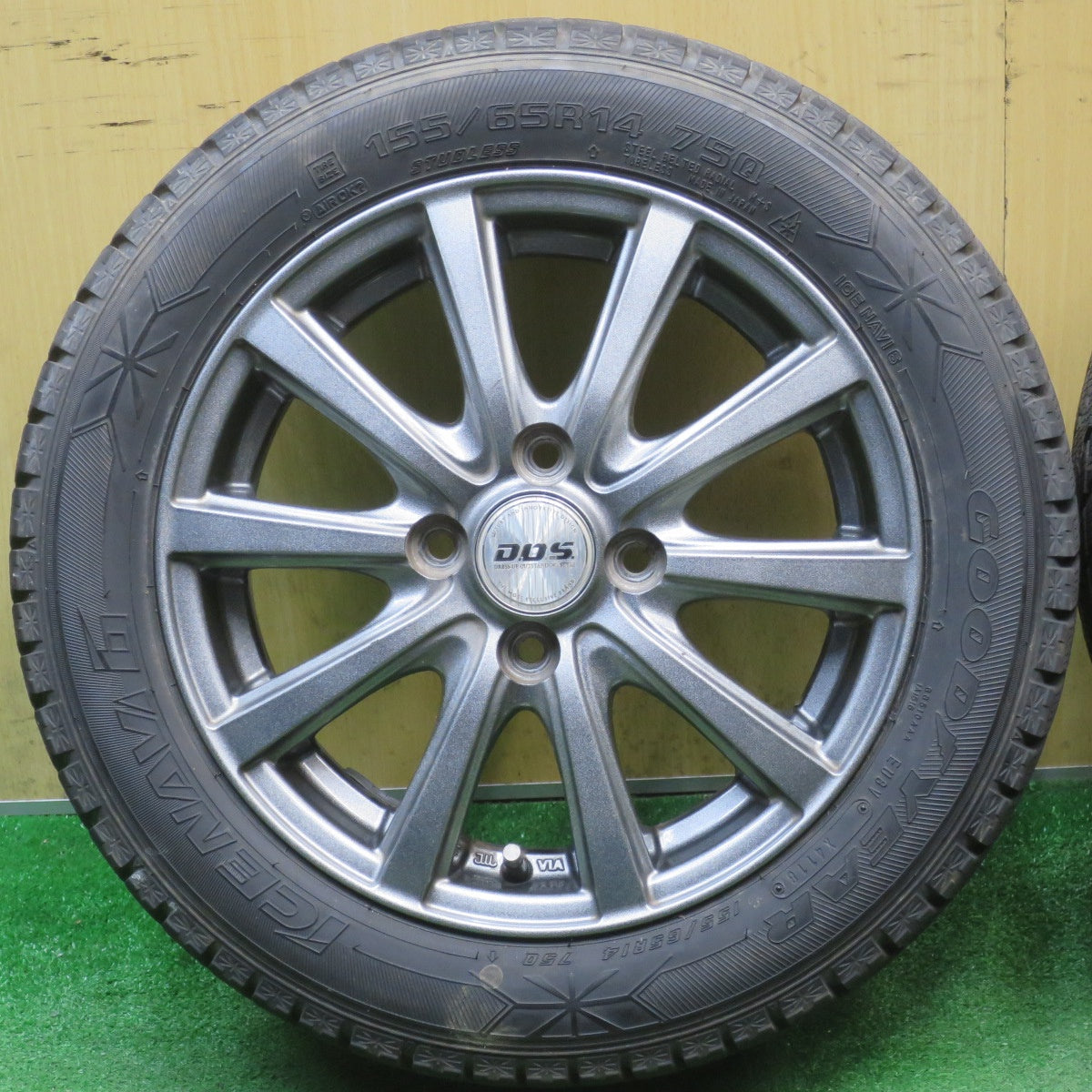 バリ溝！キレイ！9.5分以上★スタッドレス 155/65R14 グッドイヤー アイスナビ6 D.O.S. DOS 社外 アルミ 14インチ PCD100/4H★6041304NJス