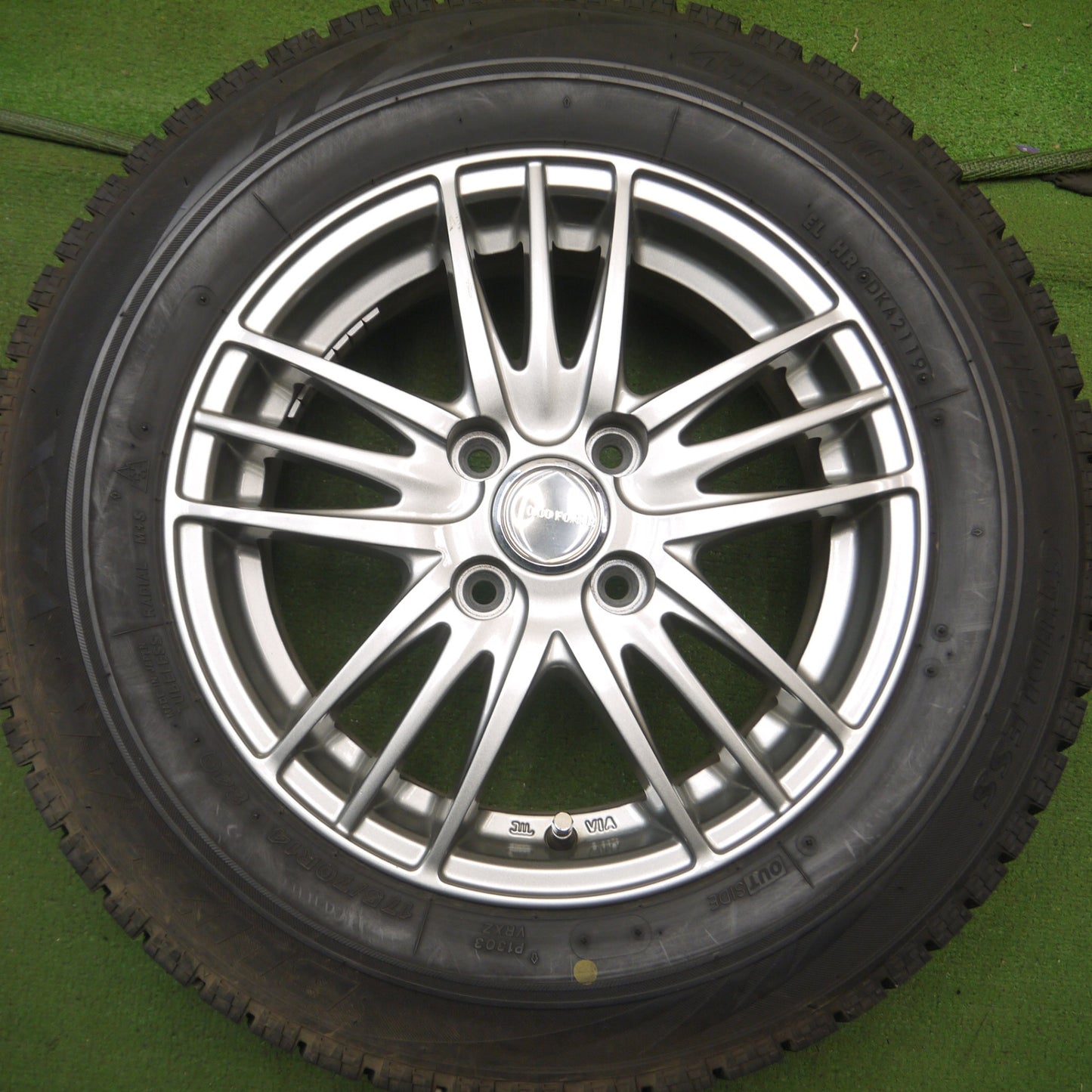 *送料無料* バリ溝！キレイ！9分★スタッドレス 175/70R14 ブリヂストン ブリザック VRX ECO FORME エコフォルム PCD100/4H★4060408Hス