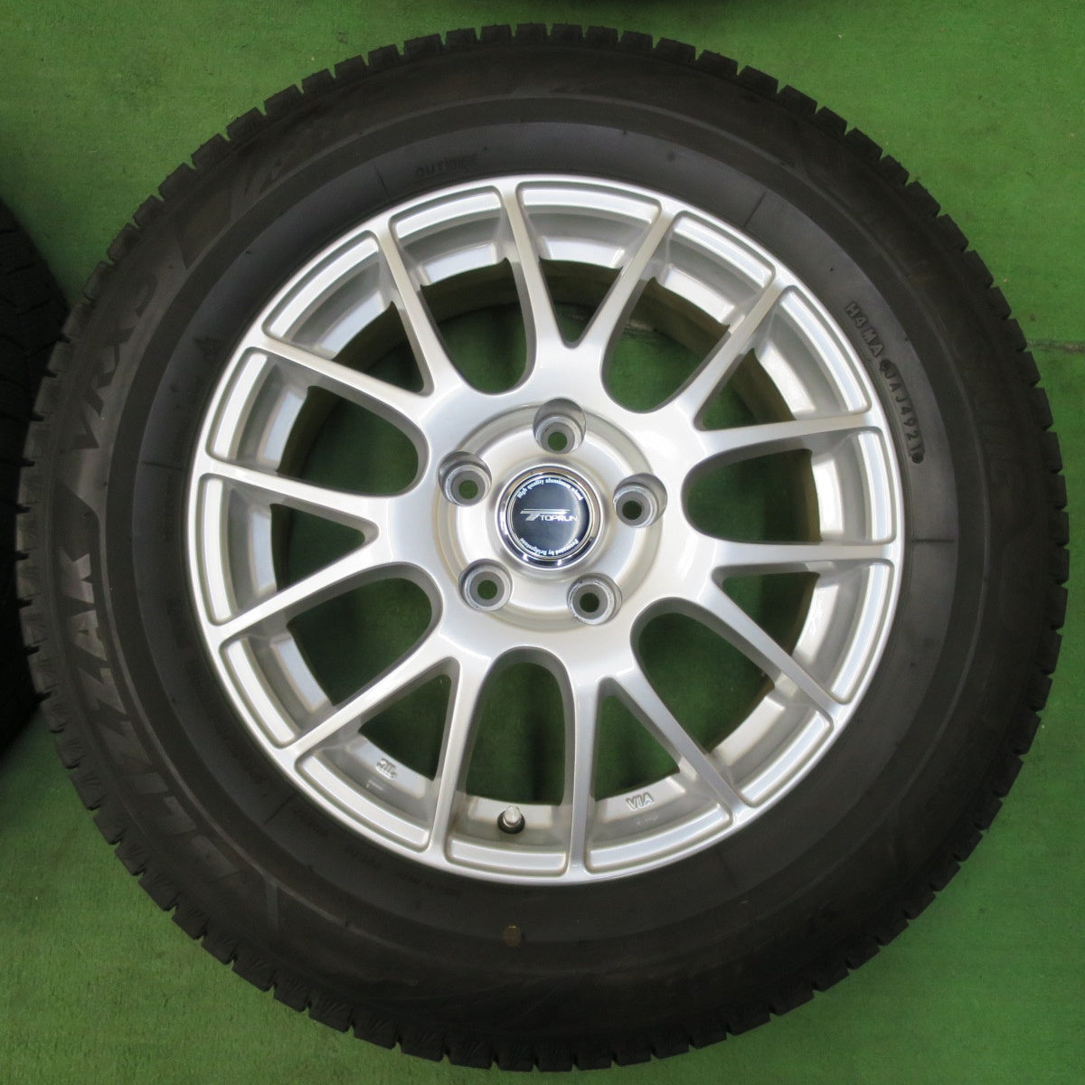[送料無料] バリ溝！21年！キレイ！ほぼ10分★スタッドレス 205/65R16 ブリヂストン ブリザック VRX3 TOPRUN トップラン 16インチ PCD114.3/5H★5011110イス