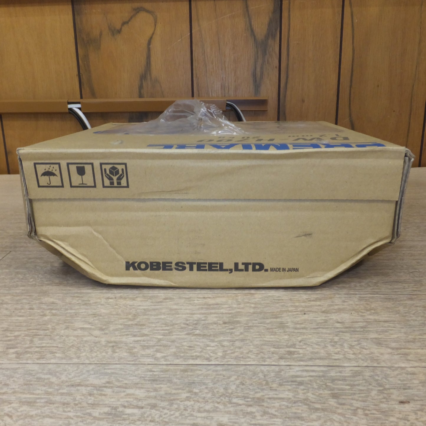 ●複数在庫有●[送料無料] 未使用★神戸製鋼所 コベルコ KOBELCO PREMIARC 硬化肉盛溶接用フラックス入りワイヤ DW-H700 1.2mm 20kg★
